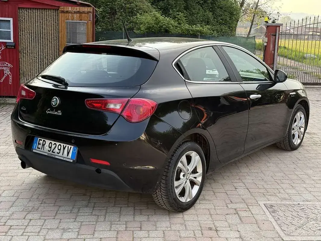 Gebraucht Alfa Romeo Giulietta 105 PS (77 kW) 2013 Schwarz Kleinwagen