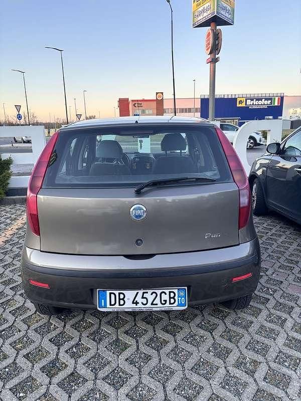 Usata Fiat Punto 86 CV (63 kW) 2006 Utilitaria