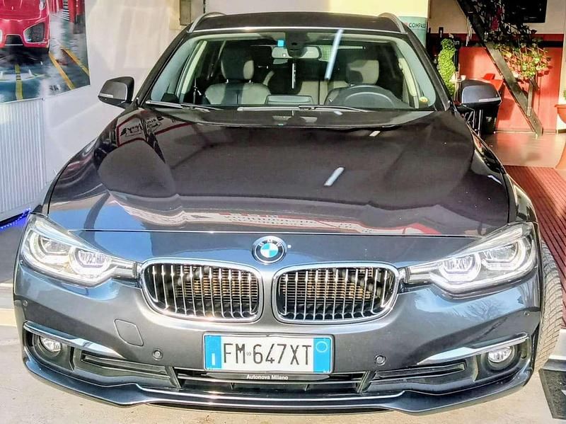 Usata BMW 318 Luxury Line 150 CV (110 kW) 2017 Grigio Station wagon