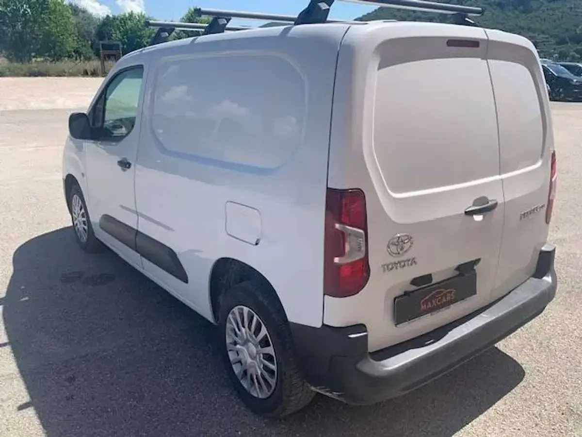 Usata Toyota Proace City City 131 CV (96 kW) 2023 Bianco Monovolume