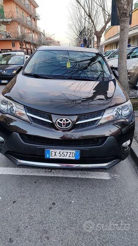 Usata Toyota RAV4 124 CV (91 kW) 2015 Nero SUV