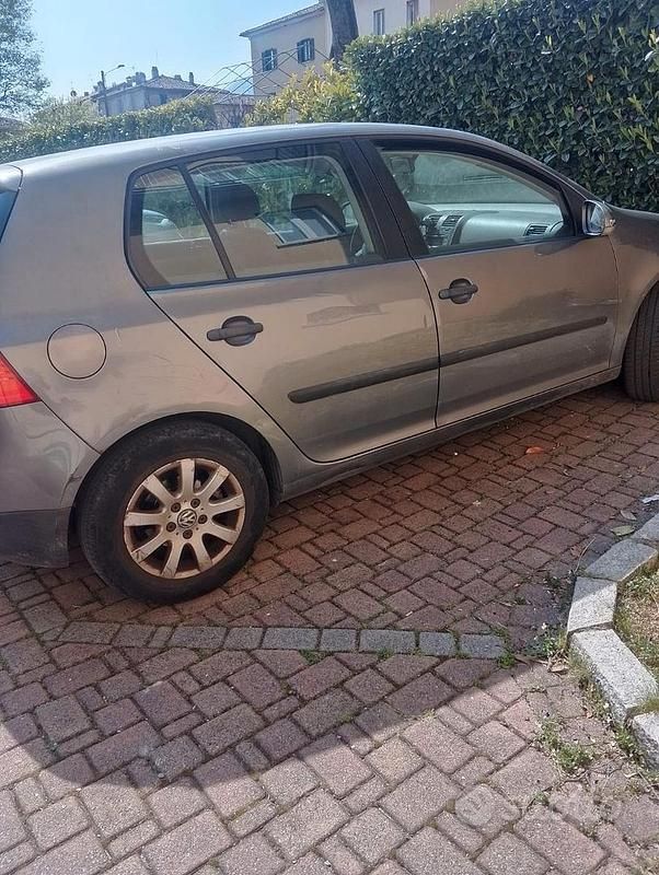 Usata VW Golf IV 115 CV (84 kW) 2005 Berlina