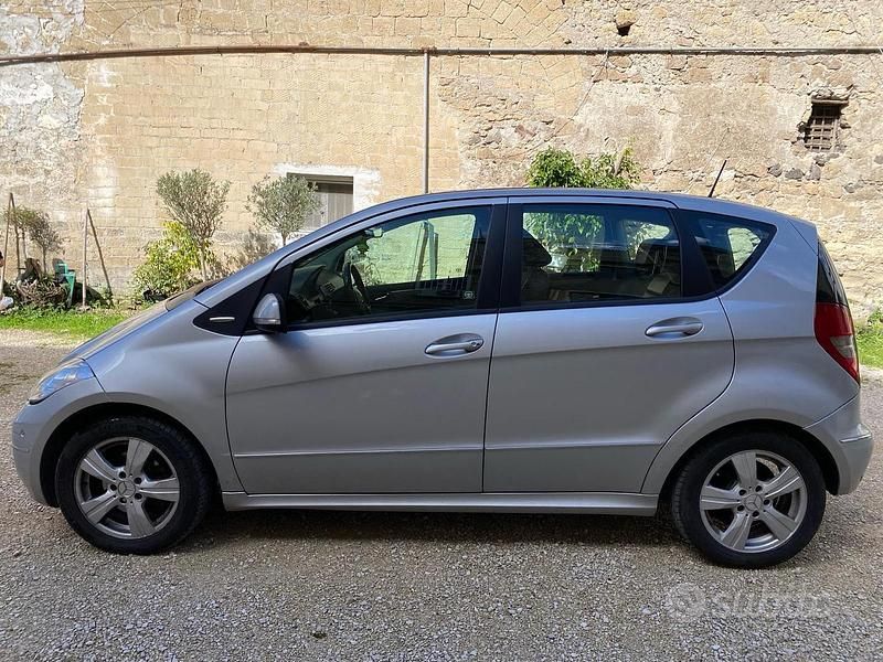 Usata Mercedes A180 2012 Grigio Monovolume