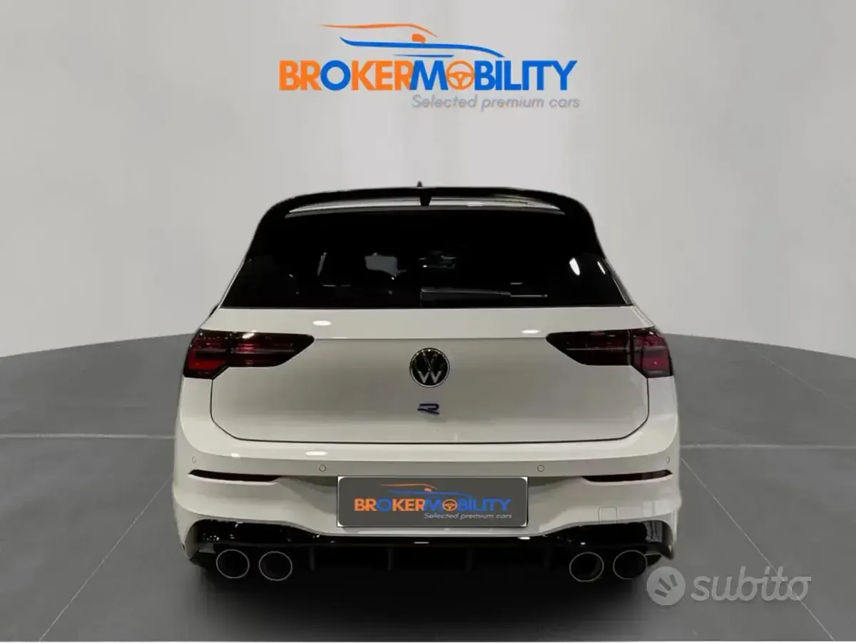 Usata VW Golf VIII R 333 CV (244 kW) 2023 Bianco Berlina