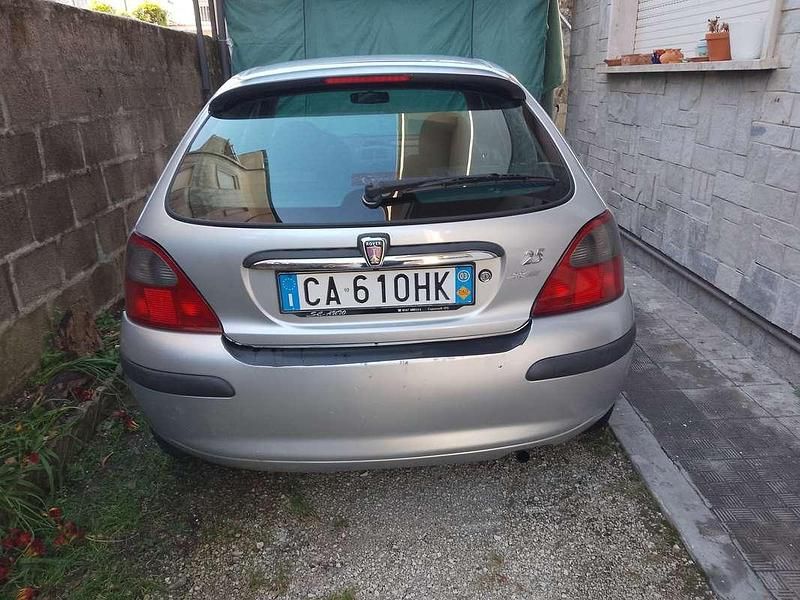 Usata Rover 25 75 CV (55 kW) 2003 Argento Utilitaria