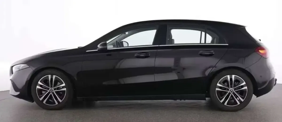 Usata Mercedes A180 136 CV (100 kW) 2026 Nero Berlina