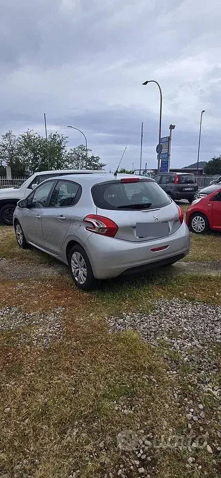 Usata Peugeot 208 82 CV (60 kW) 2012 Grigio Utilitaria