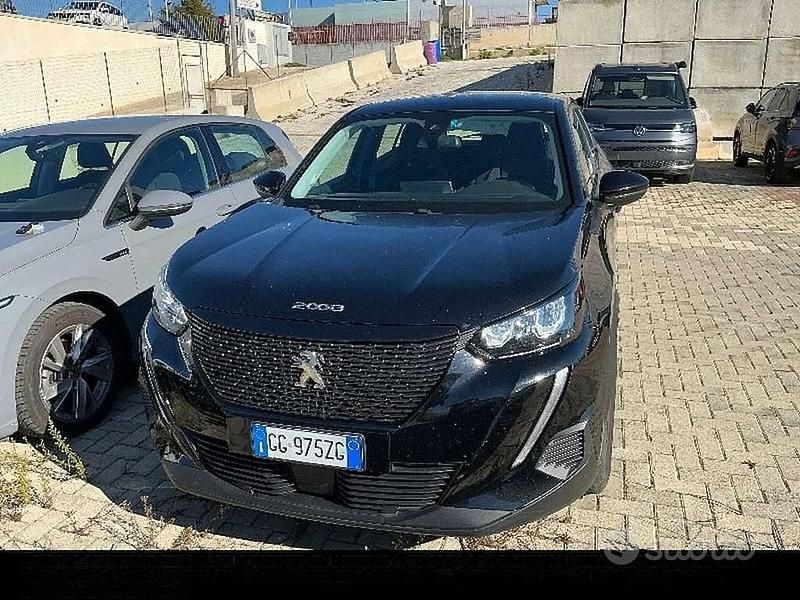 Usata Peugeot 2008 Active 102 CV (75 kW) 2021 Other SUV