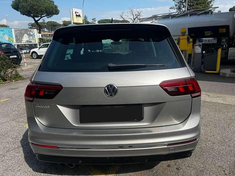 Usata VW Tiguan R-line 177 CV (130 kW) 2019 Argento SUV