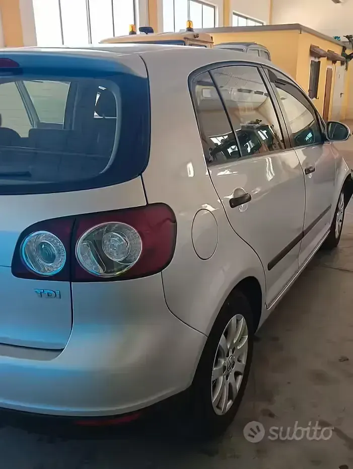 Usata VW Golf IV Trendline 105 CV (77 kW) 2005 Grigio Berlina