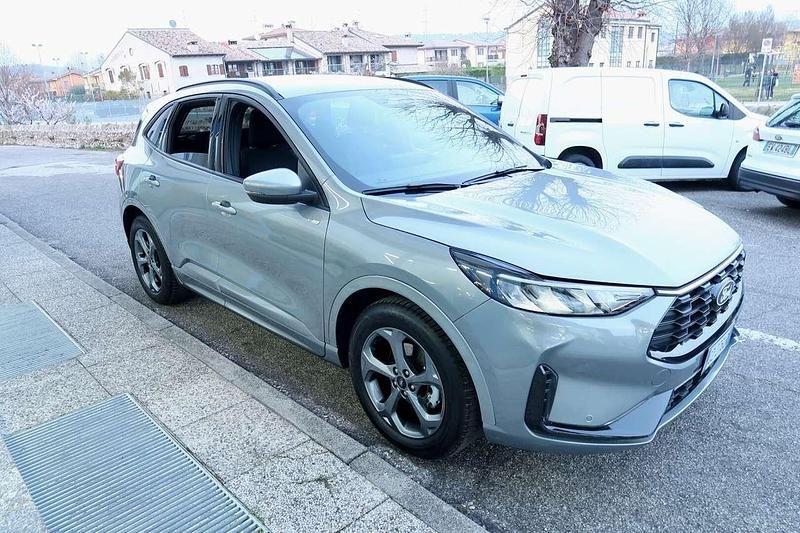 Usata Ford Kuga ST-Line 151 CV (111 kW) 2025 Grigio SUV