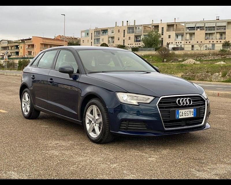 Usata Audi A3 Business 150 CV (110 kW) 2020 Blu Berlina