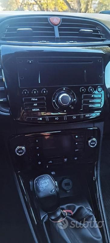 Usata Lancia Delta 130 CV (95 kW) 2014 Blu Utilitaria