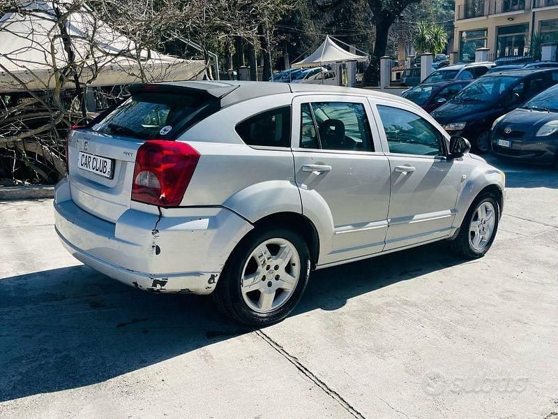 Usata Dodge Caliber SXT 141 CV (103 kW) 2008 Argento Utilitaria
