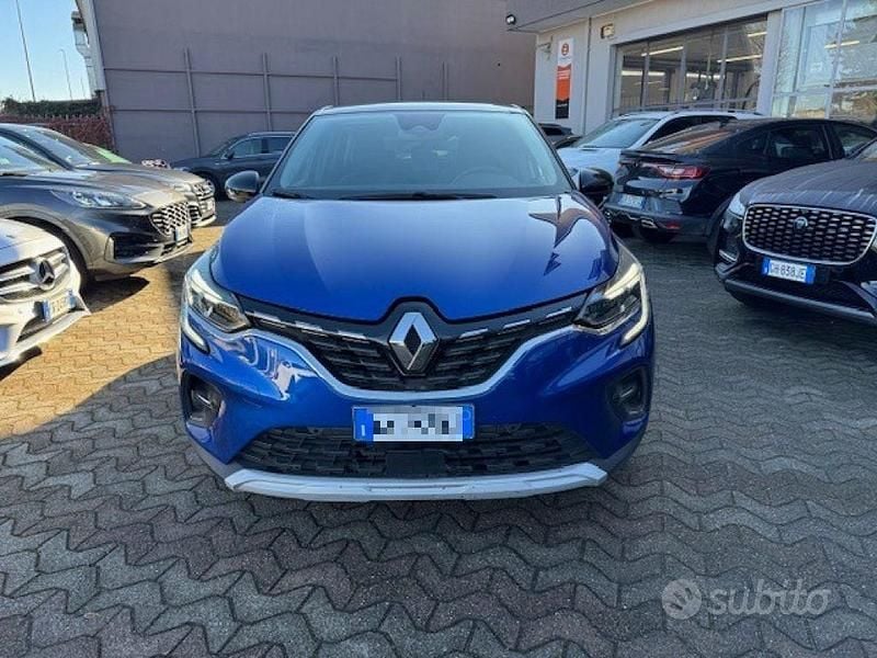 Second-hand Renault Captur Intens 160 CP (117 kW) 2022 Albastru SUV