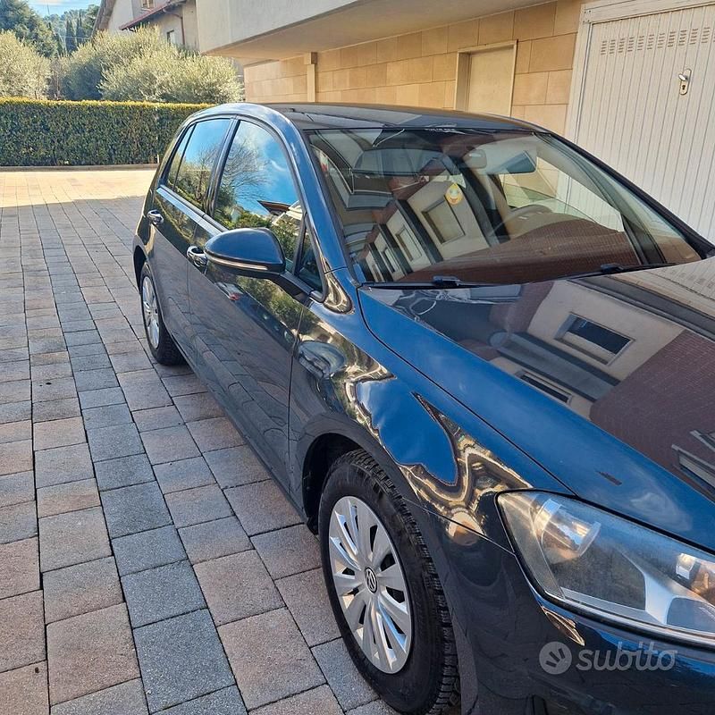 Usata VW Golf VII Comfortline 105 CV (77 kW) 2013 Grigio Berlina