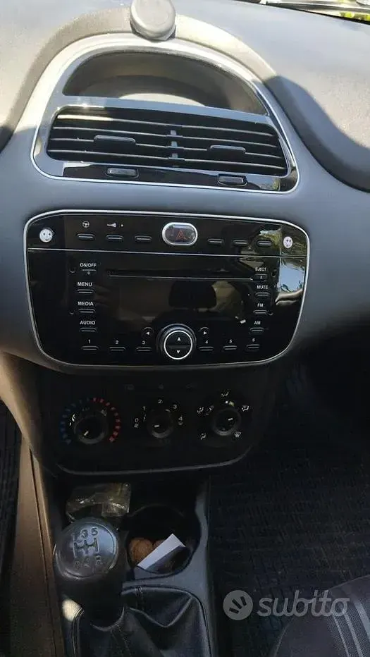 Usata Fiat Punto Evo 75 CV (55 kW) 2011 Bianco Utilitaria