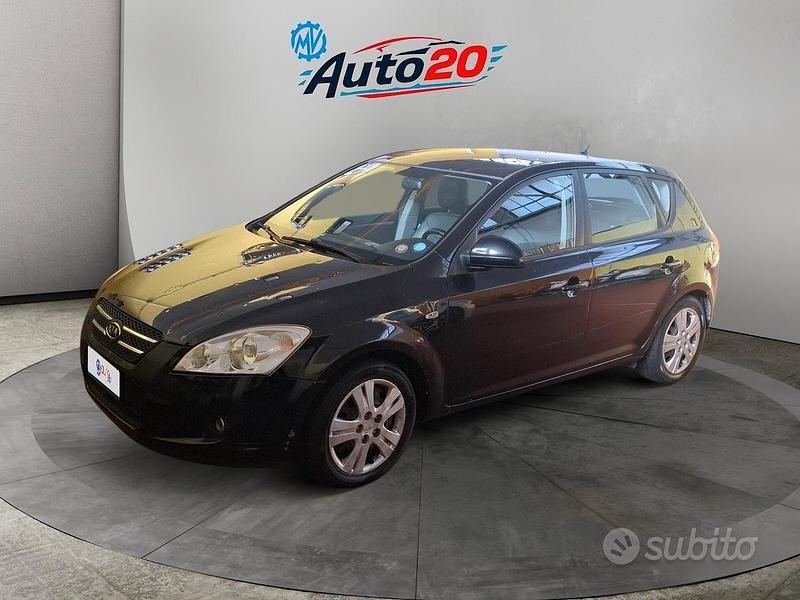 Nero Usata 2007 Kia Ceed Due volumi | 2500 € (Molto cara) - Immagine 1/4