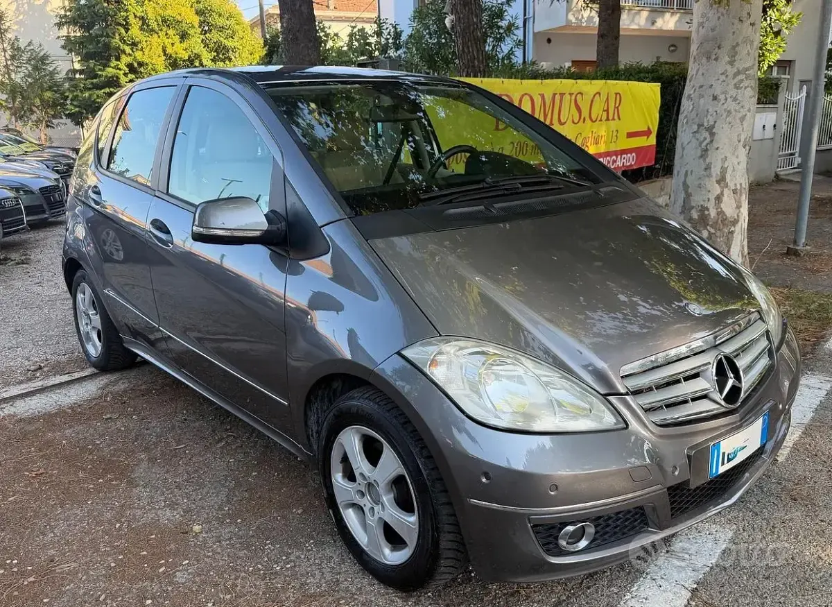 Usata Mercedes A160 Avantgarde 95 CV (69 kW) 2011 Grigio Utilitaria