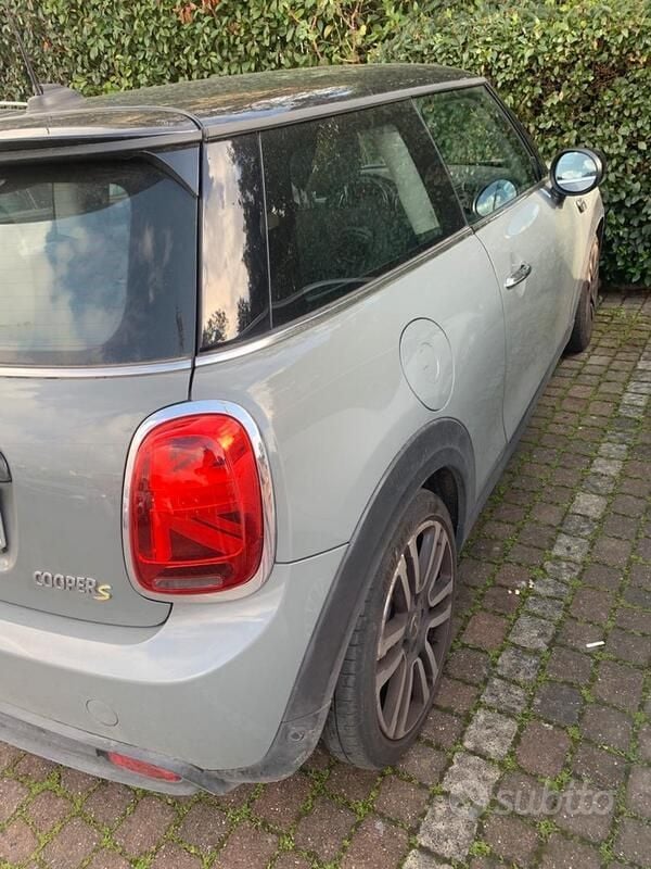 Grigio Usata 2021 Mini Cooper SE Due volumi | 20.800 € (Ottimo prezzo) - Immagine 1/4