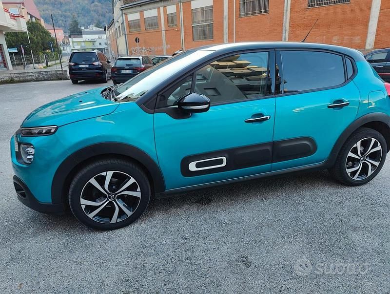 Usata Citroën C3 Shine 105 CV (77 kW) 2023 Blu/azzurro Berlina