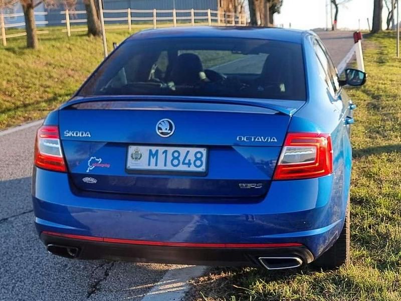 Usata Skoda Octavia RS 184 CV (135 kW) 2015 Blu/azzurro Utilitaria