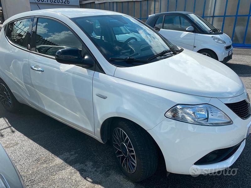 Usata Lancia Ypsilon 2019 Bianco Utilitaria