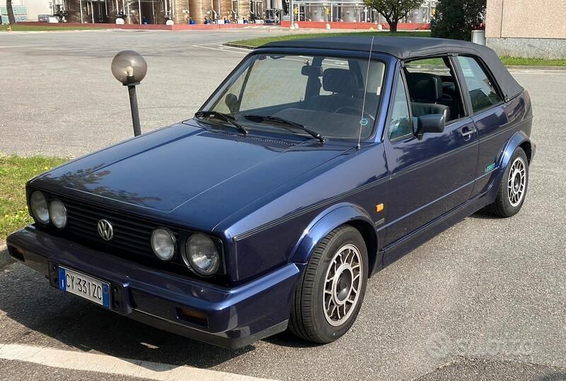 Usata VW Golf Cabriolet Coast 99 CV (72 kW) 1990 Blu/azzurro Cabrio