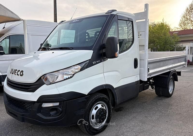Usata Iveco 35.12 116 CV (85 kW) 2019 Bianco Furgone