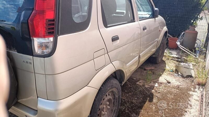 Usata Daihatsu Terios 86 CV (63 kW) 2005 SUV