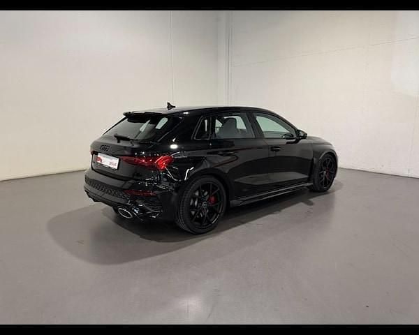 Usata Audi RS3 Sportback Ambiente 400 CV (294 kW) 2023 Nero mythos metallizzato Utilitaria