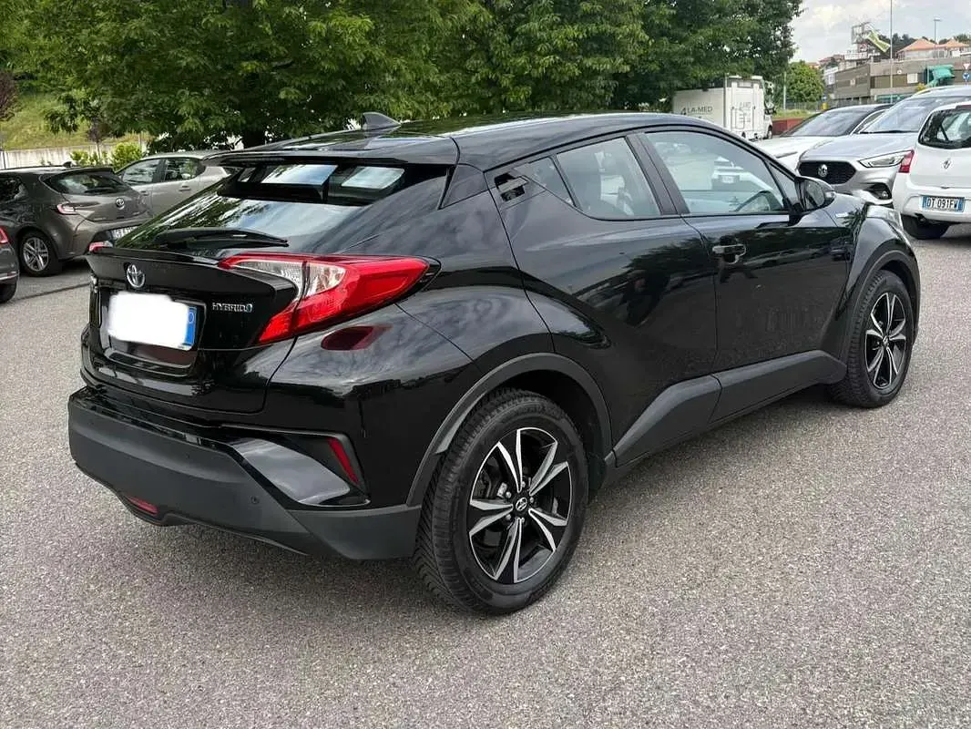 Usata Toyota C-HR Active 98 CV (72 kW) 2018 Nero SUV