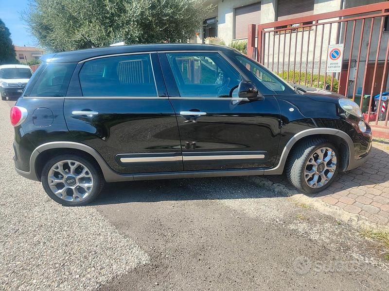 Nero Usata 2014 Fiat 500L Trekking Monovolume | 8000 € (Buon prezzo) - Immagine 1/4