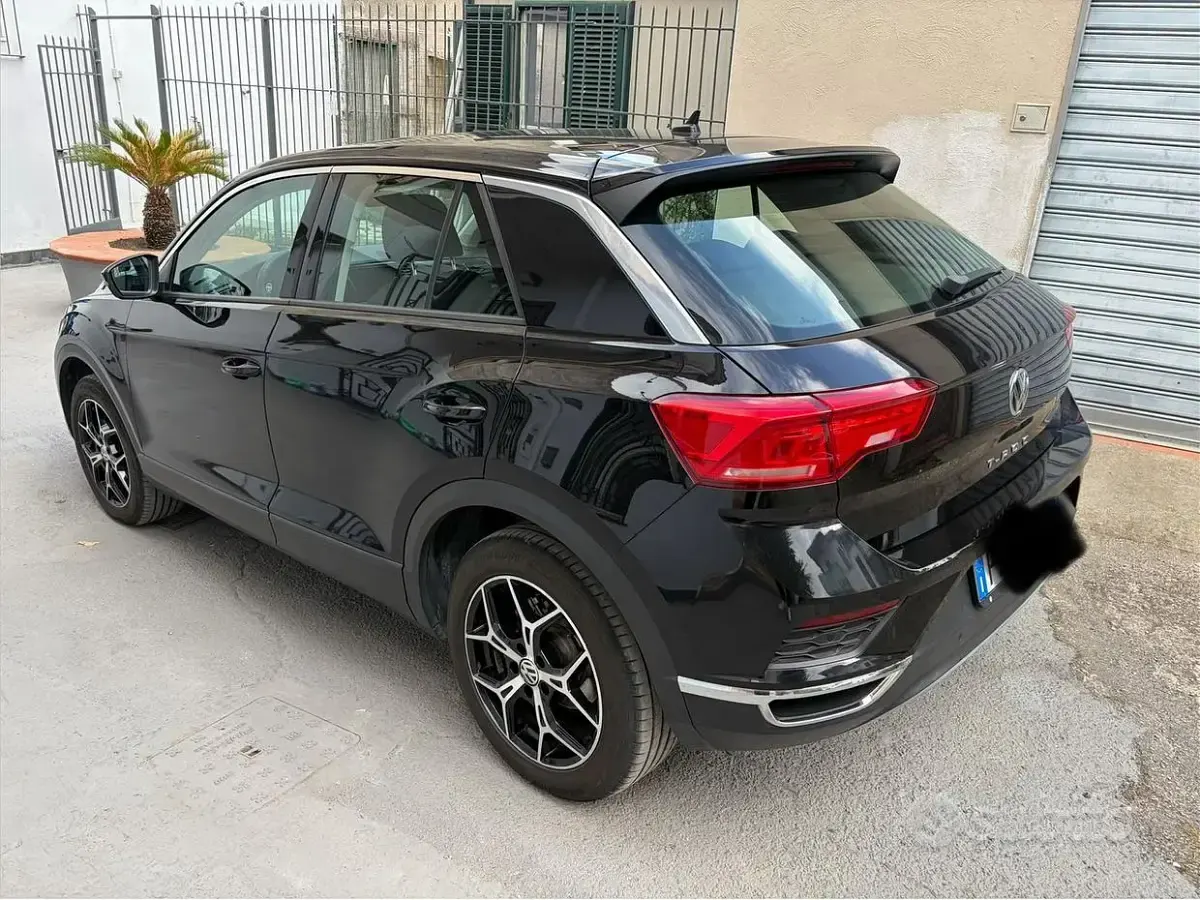 Usata VW T-Roc 116 CV (85 kW) 2019 Nero SUV