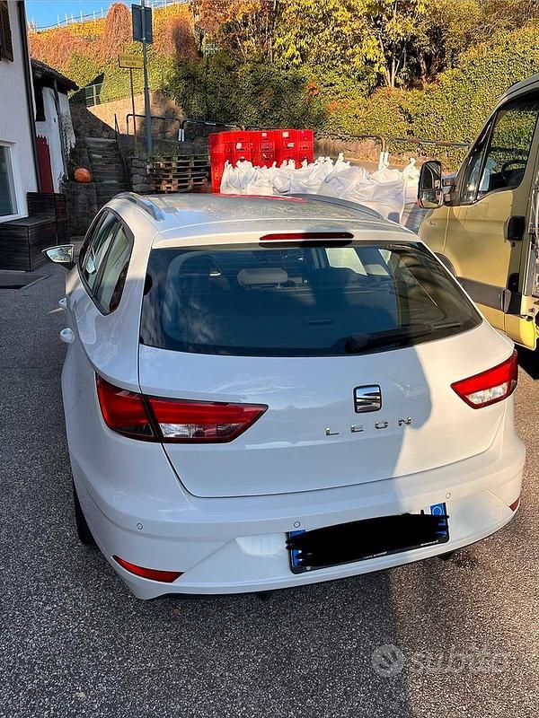 Usata Seat Leon ST Business 150 CV (110 kW) 2018 Bianco Station wagon