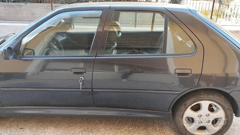 Occasion Peugeot 306 90 PK (66 kW) 2001 Zwart Hatchback