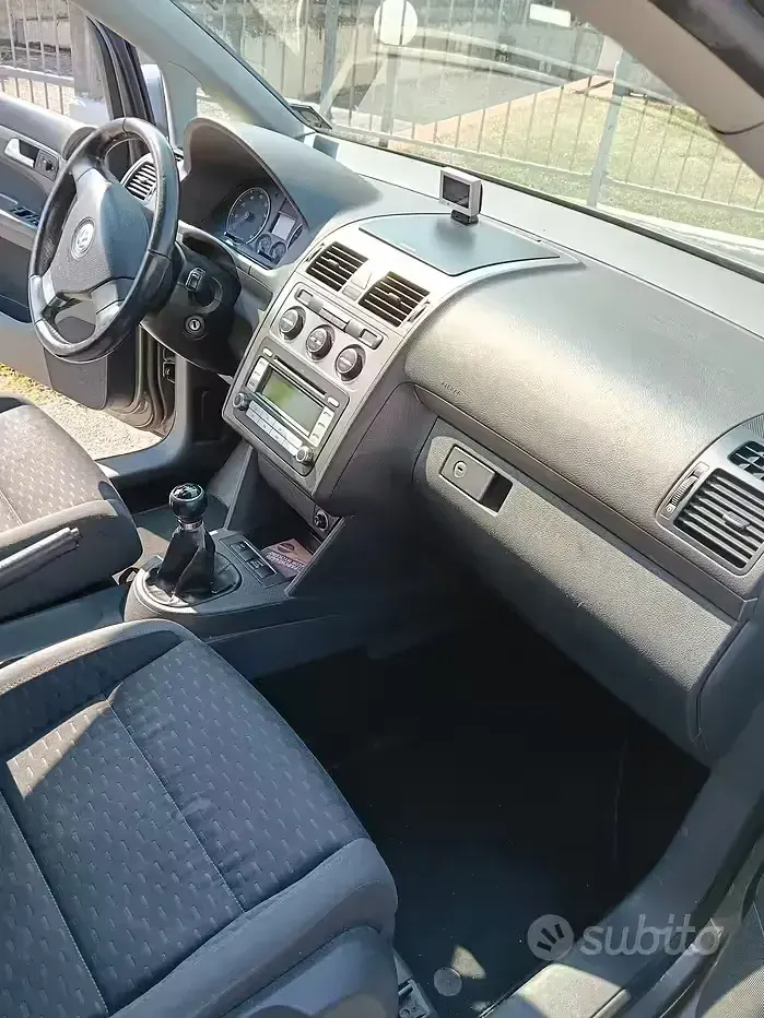 Usata VW Touran 140 CV (102 kW) 2005 Monovolume
