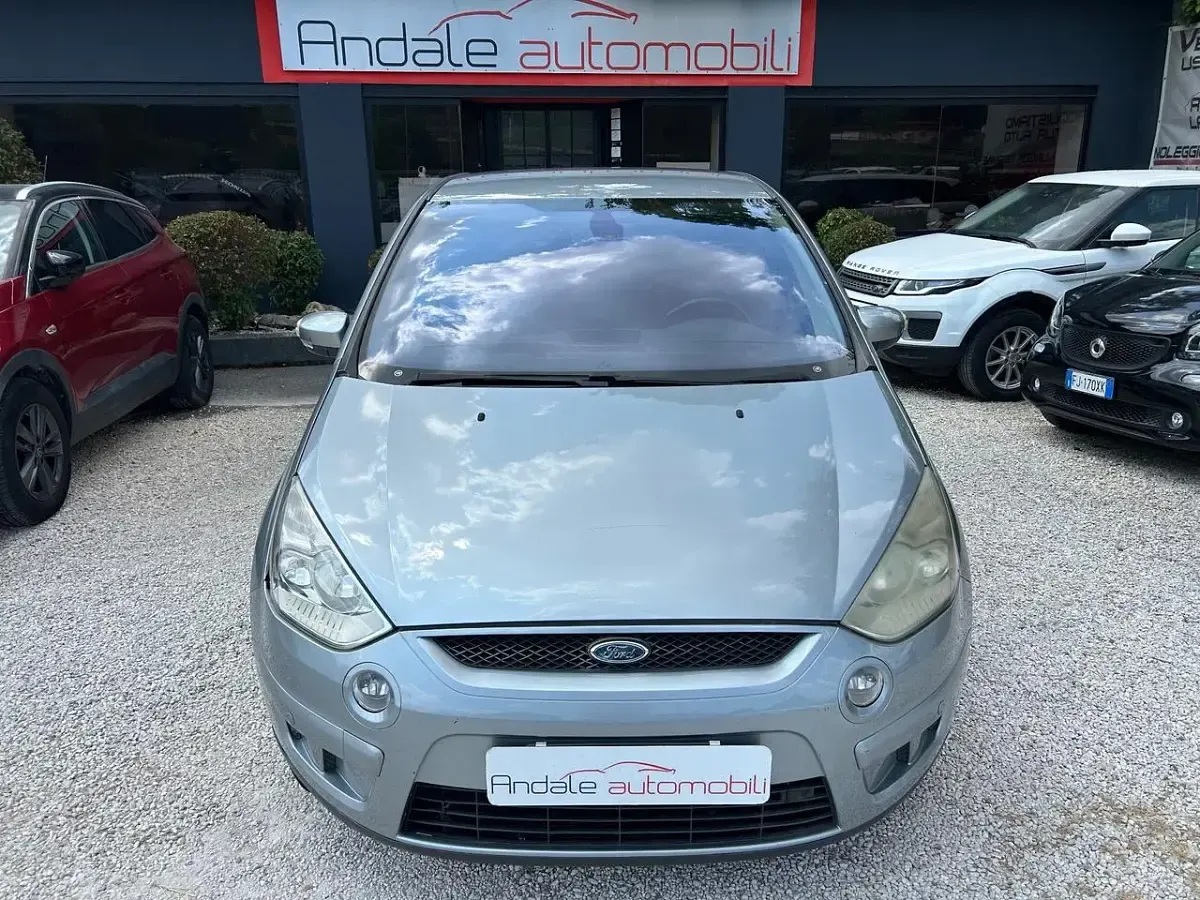 Usata Ford S-MAX Titanium 140 CV (102 kW) 2009 Argento Monovolume