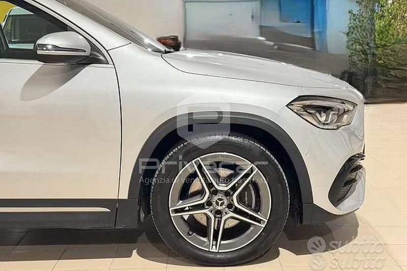 Usata Mercedes GLA200 Premium 150 CV (110 kW) 2021 Grigio SUV