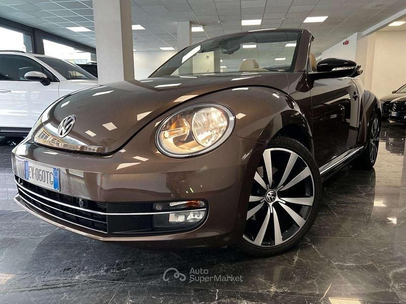Usata VW Beetle Cabriolet Sport 160 CV (117 kW) 2014 Marrone Cabrio