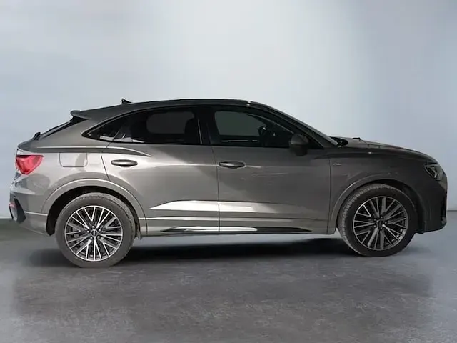 Usata Audi Q3 Sportback S-Line 150 CV (110 kW) 2022 Grigio SUV