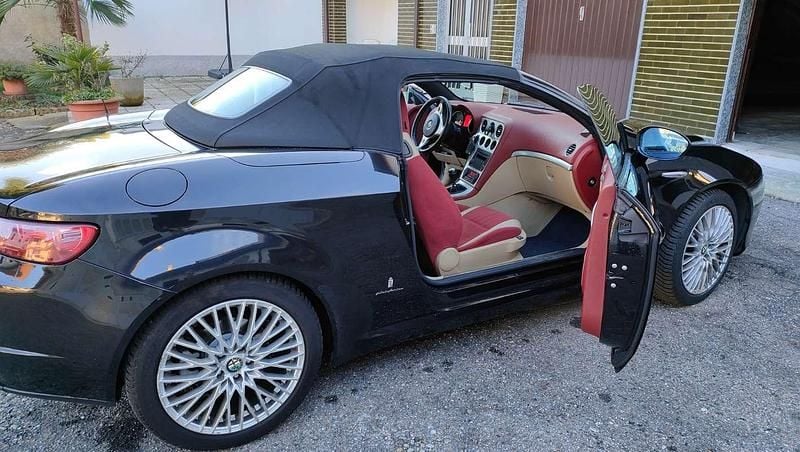 Usata Alfa Romeo Spider Exclusive 200 CV (147 kW) 2007 Nero Cabrio