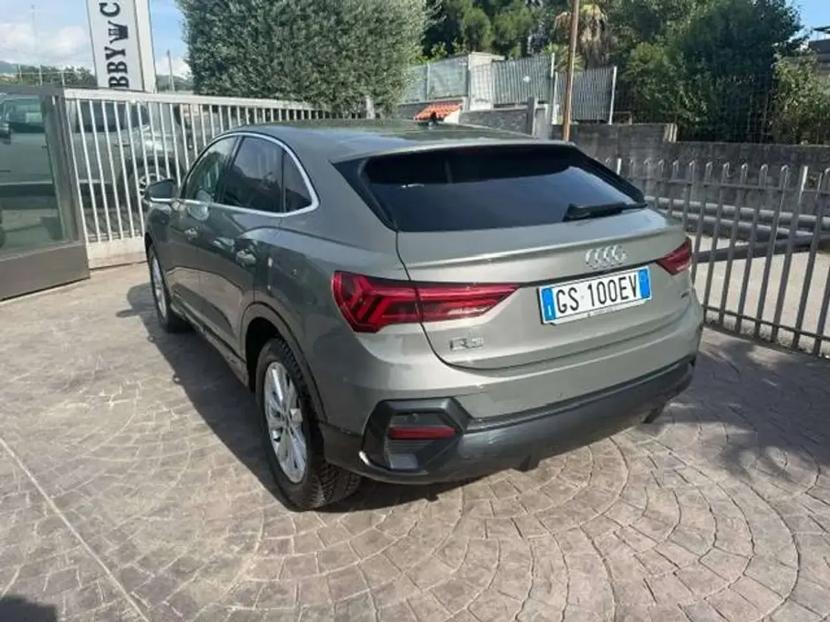 Usata Audi Q3 Sportback Business Plus 150 CV (110 kW) 2023 Verde salvia metallizzato SUV