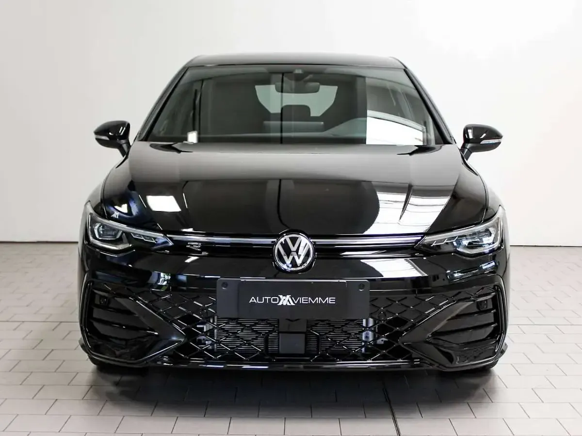 Nuova VW Golf VIII R-line Plus 116 CV (85 kW) 2026 Nero met