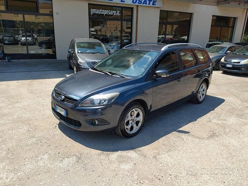 Usata Ford Focus Titanium 115 CV (84 kW) 2011 Grigio Station wagon
