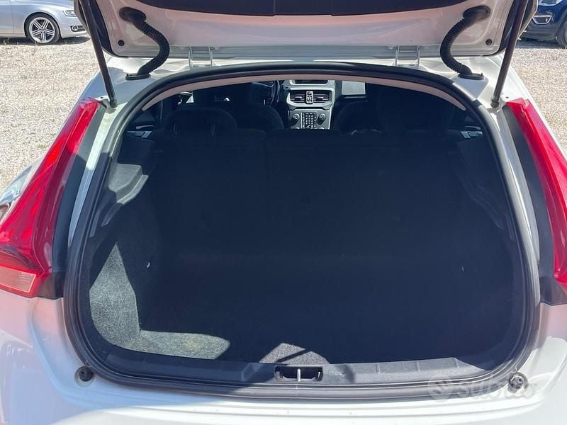 Usata Volvo V40 CC 114 CV (83 kW) 2015 Bianco Station wagon