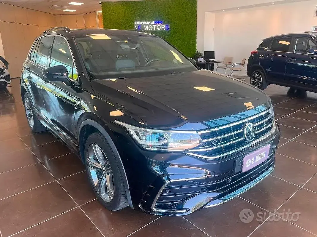 Usata VW Tiguan R-line 150 CV (110 kW) 2021 Nero SUV