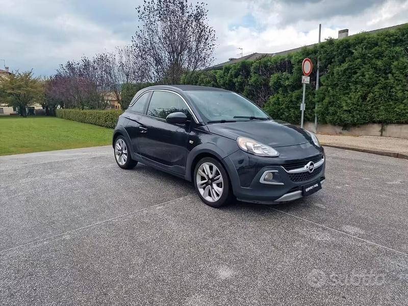 Usata Opel Adam Rocks Rocks 70 CV (51 kW) 2016 Nero Utilitaria