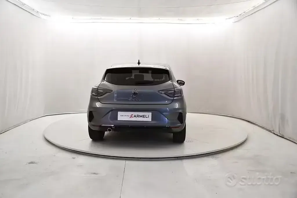 Usata Renault Clio V Techno 101 CV (74 kW) 2025 Grigio Berlina