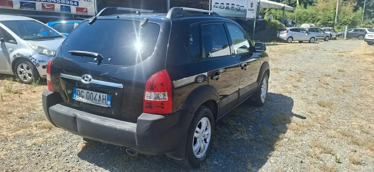 Usata Hyundai Tucson Active 141 CV (103 kW) 2007 Nero SUV